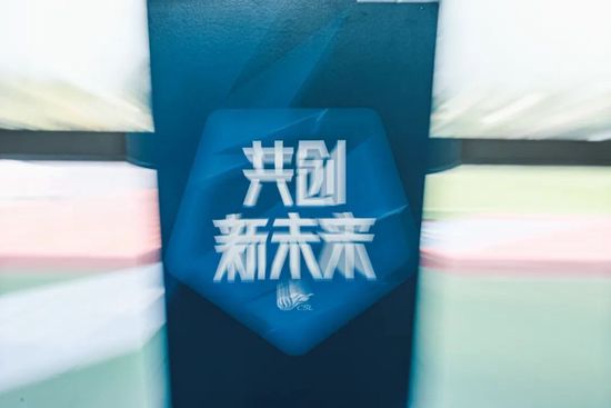 老师含紧一点h边做边运动视频