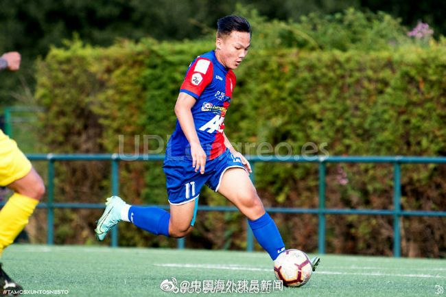 健身教练和埃洛罗演员